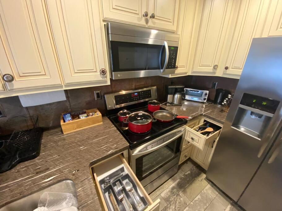 Historic Washington St Balcony Apartment โซโนรา ภายนอก รูปภาพ