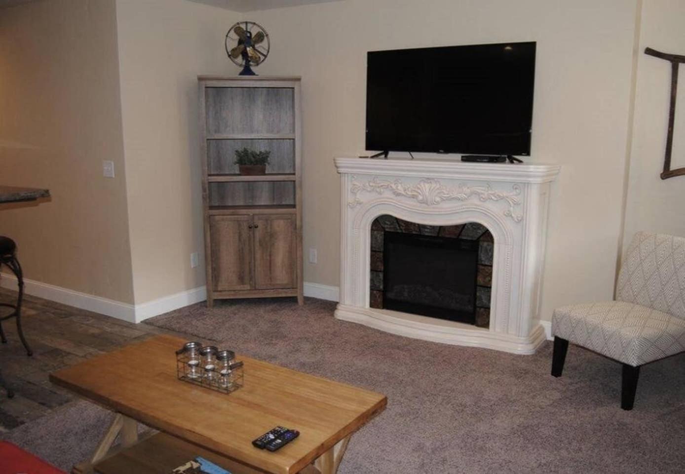 Historic Washington St Balcony Apartment โซโนรา ภายนอก รูปภาพ